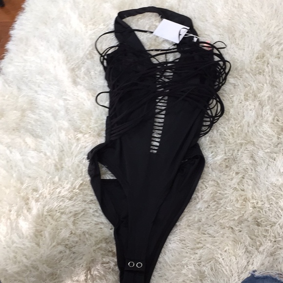 Caged halter bodysuit - Picture 6 of 7